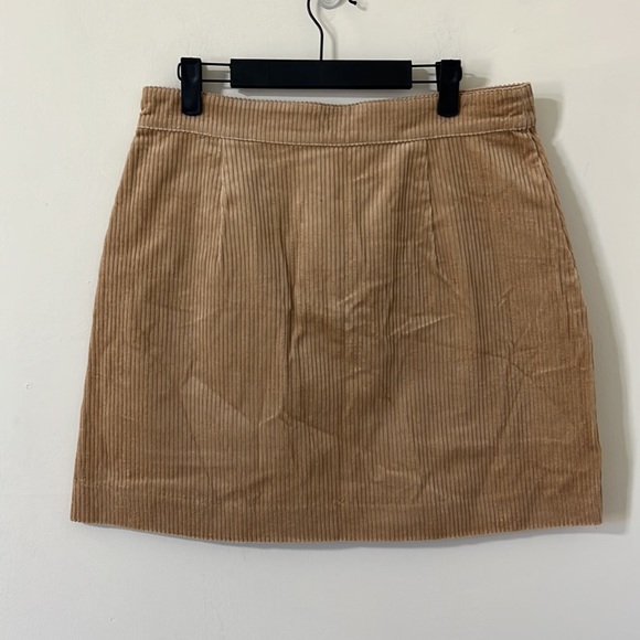 NEW H&M Tan Corduroy Ribbed Mini Skirt Size 10 - Picture 4 of 7